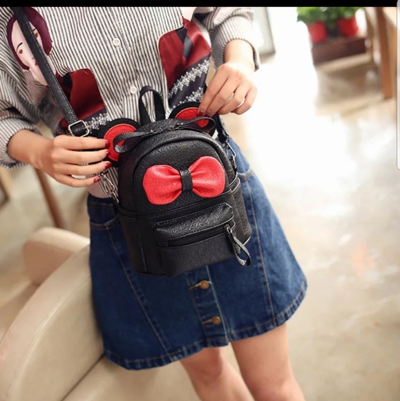 Other - MINNIE SMALL BOW GIRLS SMALL BACKPACK